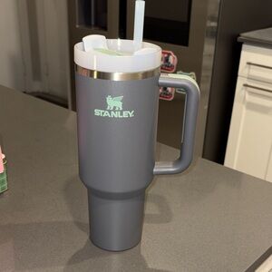 Stanley Charcoal Grey Travel Tumbler with Handle. 40 oz, brand new.